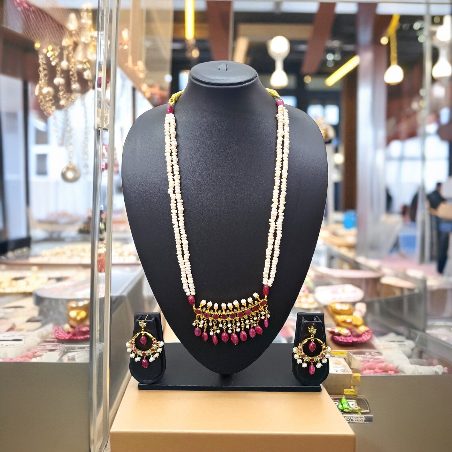 Zoya Red Real Pearl Tiramani