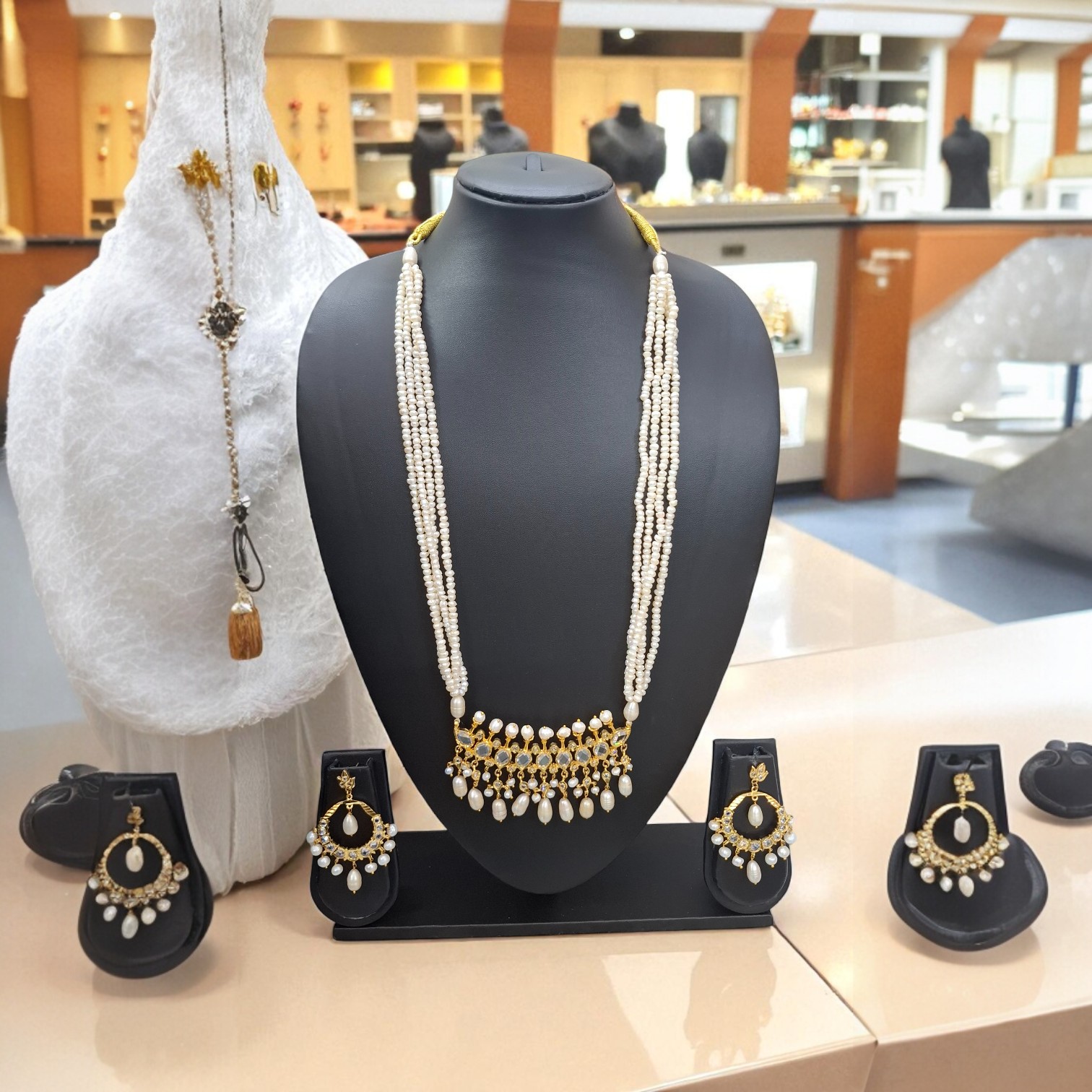 Zoya White Real Pearl Tiramani