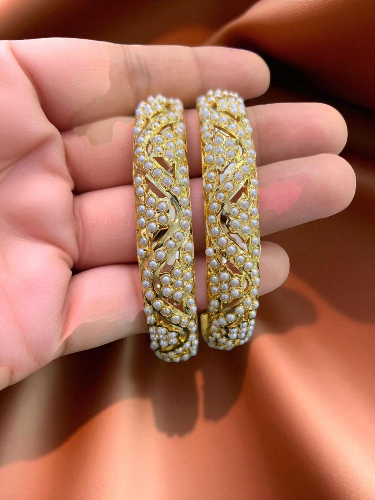 Fiza Semi Pearl Bangles